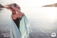 COOL-FOUTA CLASSIC FOUTA White stripes on Limpet Shell solid color plain weaving towel by Cool-Fouta at http://www.foutadeibiza.es | Photo by http://www.adriencrasnault.com/
